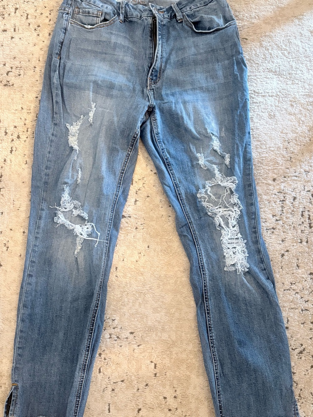 Fashion Nova Distressed Skinny Jeans Women’s Size 14 Light Wash Raw Hem